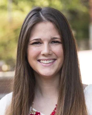 Caitlin Mullins Advisor Headshot